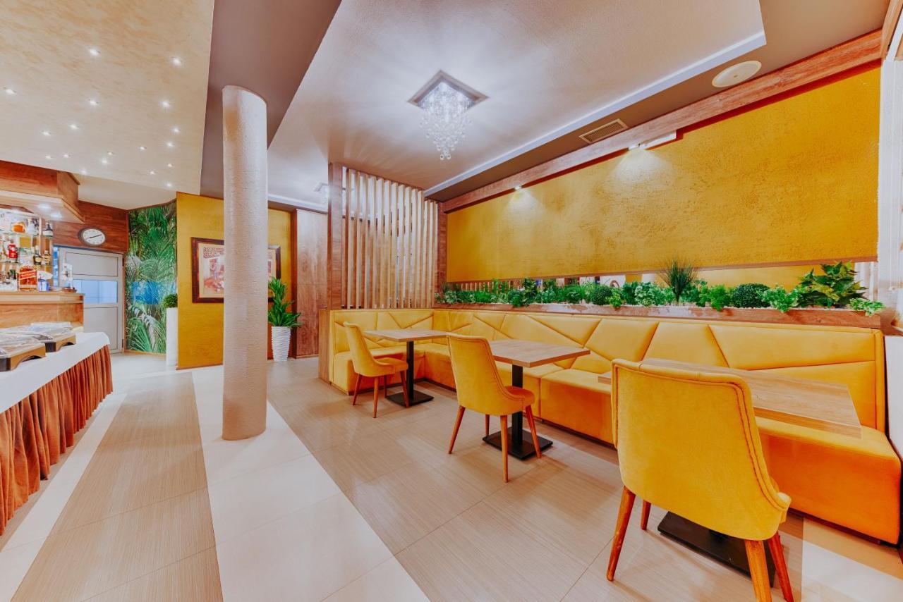 Hotel Lion Ulcinj Esterno foto