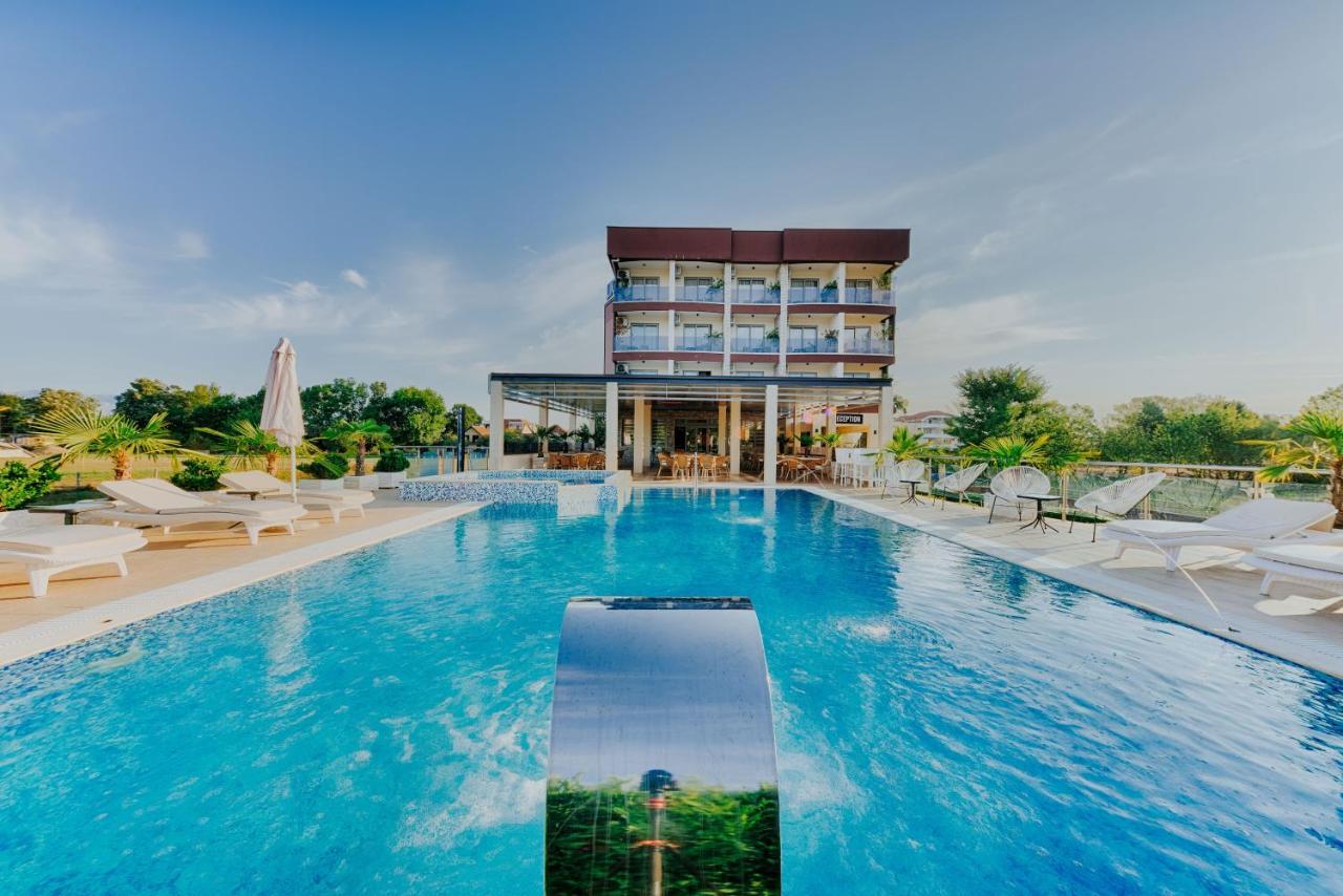 Hotel Lion Ulcinj Esterno foto