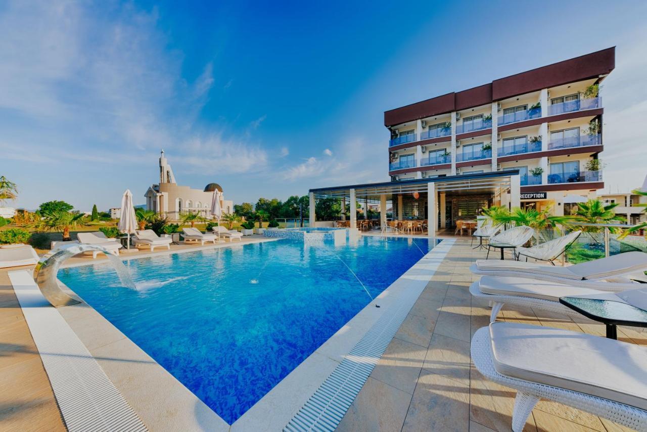 Hotel Lion Ulcinj Esterno foto