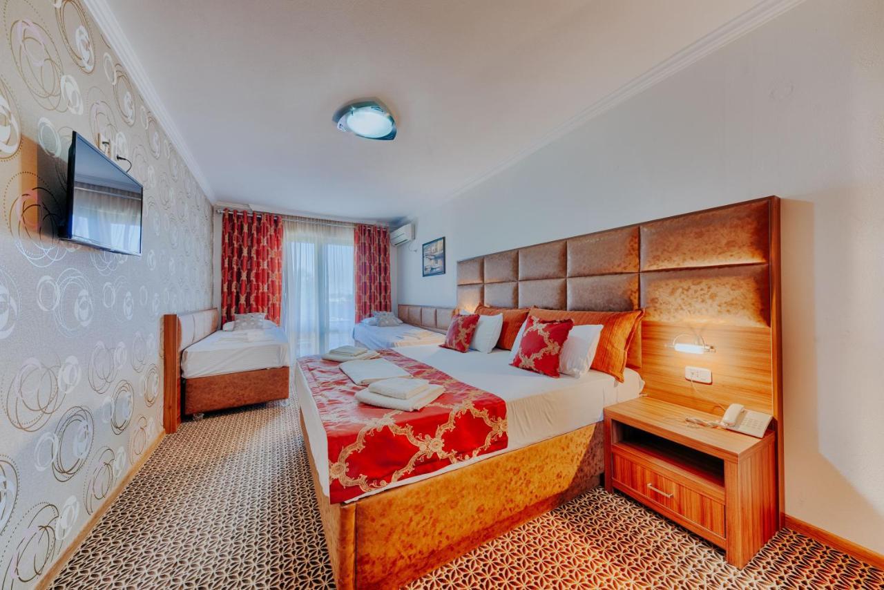 Hotel Lion Ulcinj Esterno foto