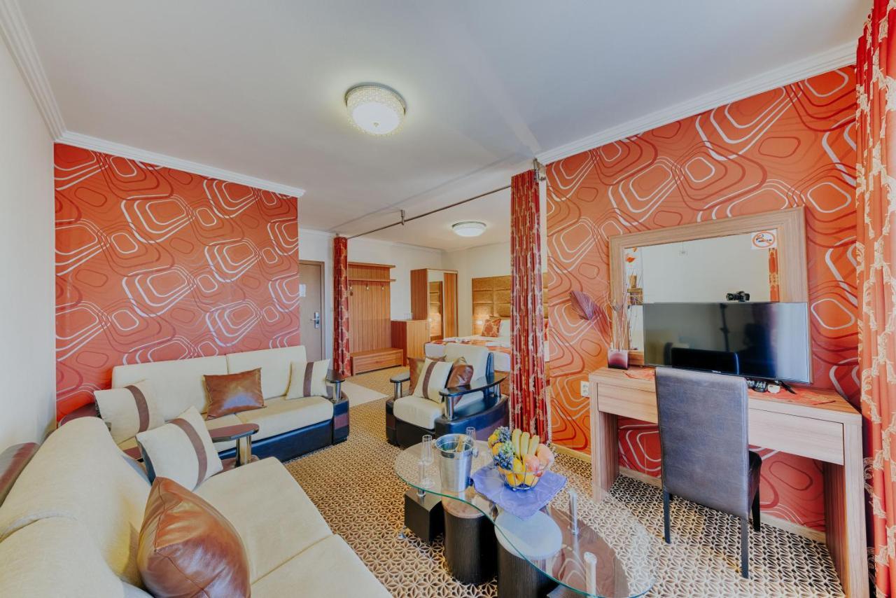 Hotel Lion Ulcinj Esterno foto