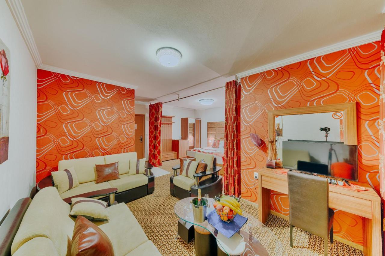 Hotel Lion Ulcinj Esterno foto