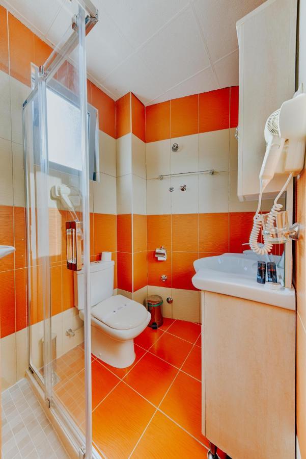 Hotel Lion Ulcinj Esterno foto
