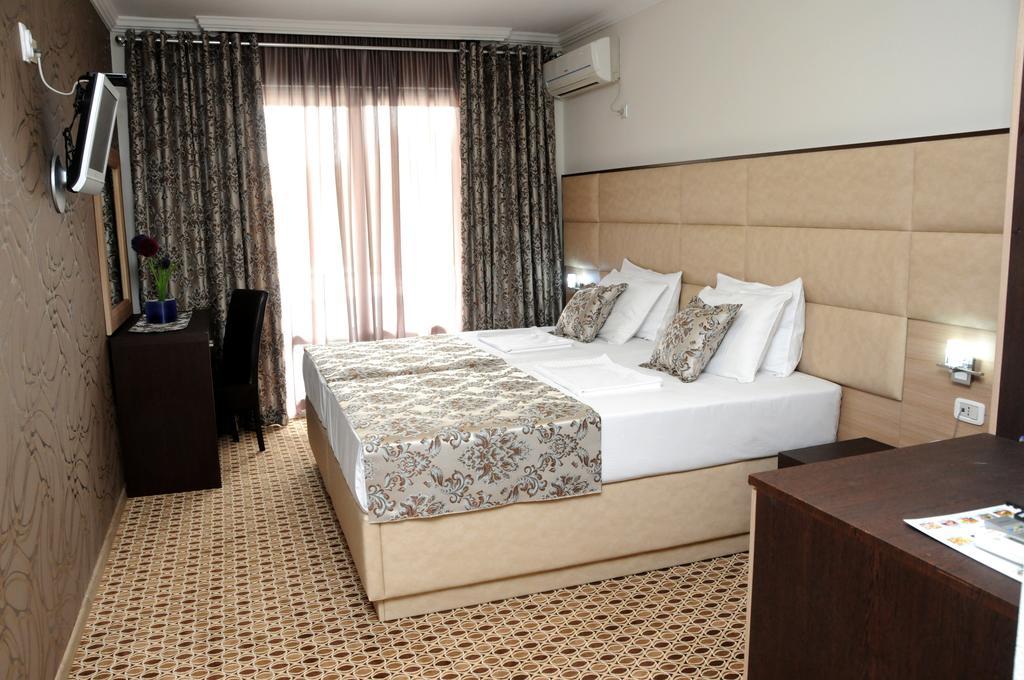 Hotel Lion Ulcinj Esterno foto