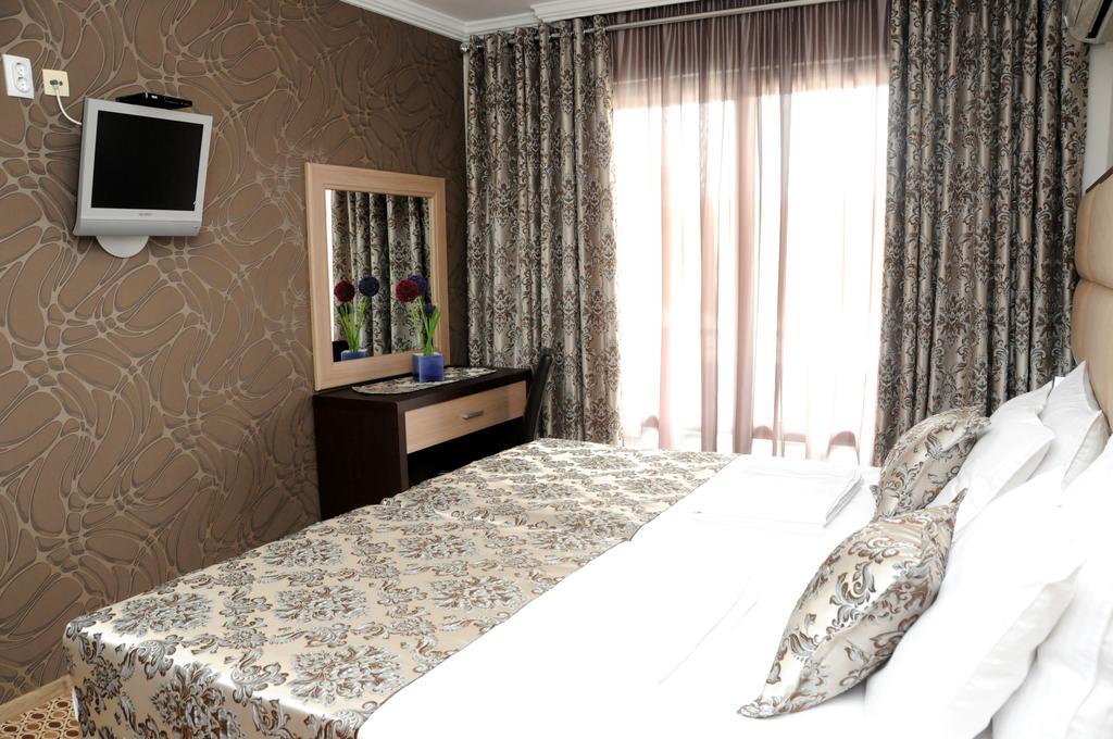 Hotel Lion Ulcinj Esterno foto