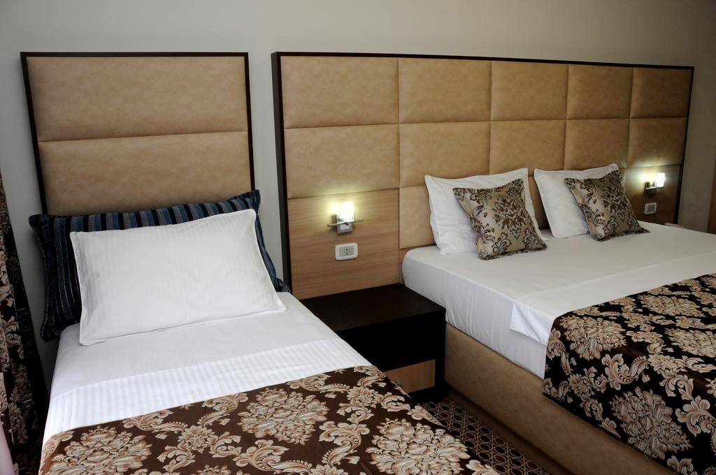 Hotel Lion Ulcinj Esterno foto